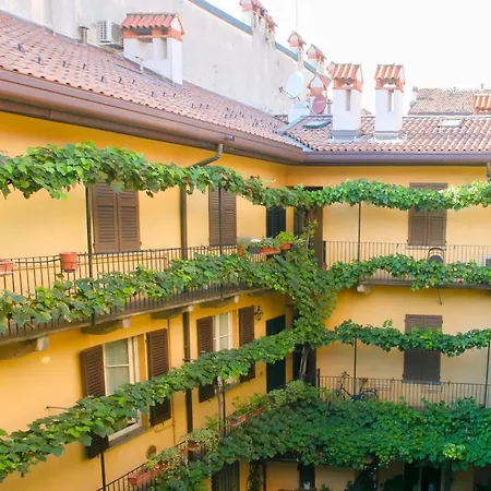 Apartment Bnbutler - Alzaia Naviglio Grande - Your Nest In The Romantic District In Milan